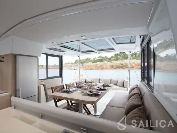 Bali 4.1 - Yacht Charter Sailica