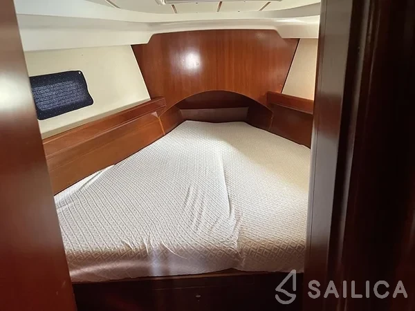 Oceanis 423 Clipper - Yacht Charter Sailica
