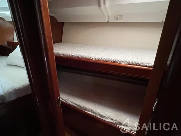Oceanis 423 Clipper - Yacht Charter Sailica