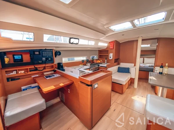Sun Odyssey 410 - Yacht Charter Sailica