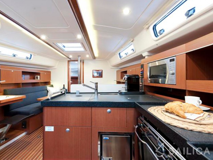 Hanse 385 - Yacht Charter Sailica
