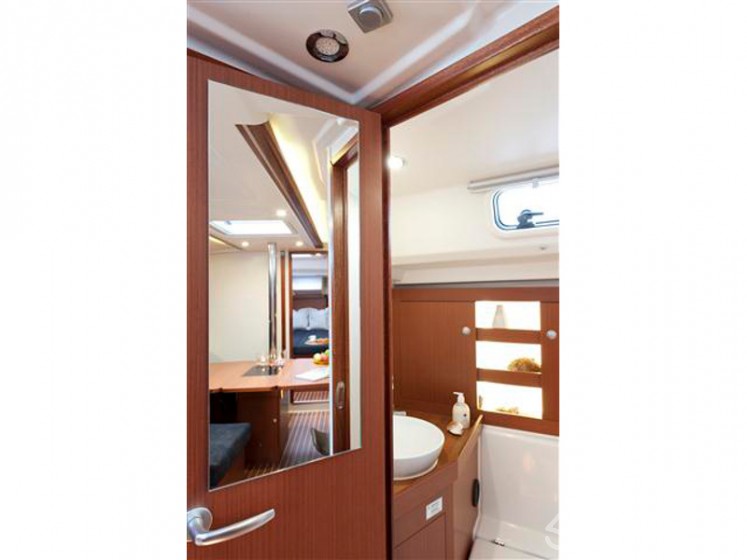 Hanse 385 - Yacht Charter Sailica