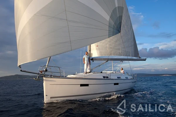 Bavaria 36 Cruiser - Yacht Charter Sailica