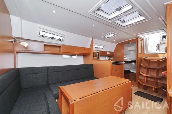 Bavaria 36 Cruiser - Yacht Charter Sailica