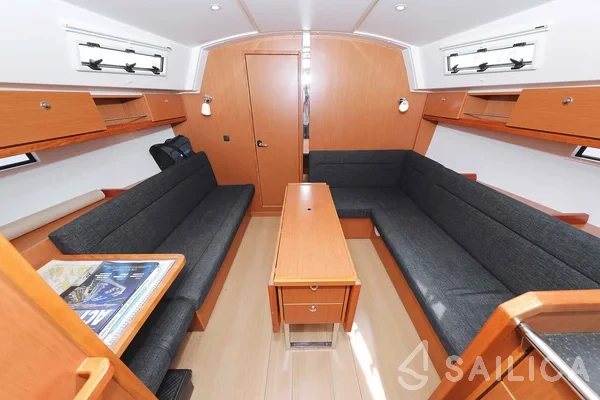 Bavaria 36 Cruiser - Yacht Charter Sailica