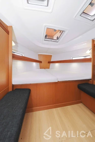 Bavaria 36 Cruiser - Yacht Charter Sailica