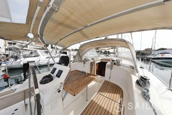 Bavaria 36 Cruiser - Yacht Charter Sailica