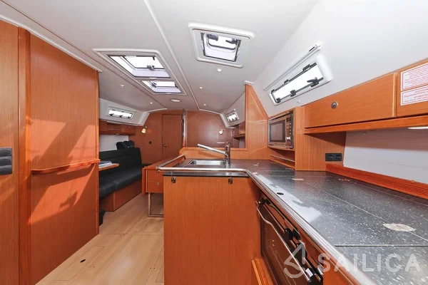 Bavaria 36 Cruiser - Yacht Charter Sailica