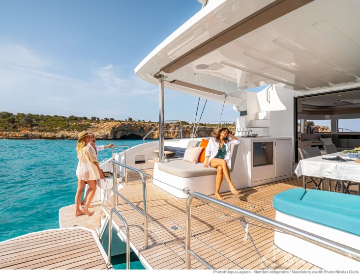 Lagoon 55 - Yacht Charter Sailica