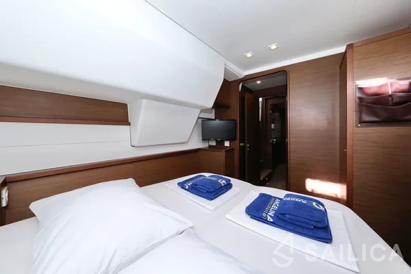 Lagoon 450 S - 4 + 2 cab. - Yacht Charter Sailica