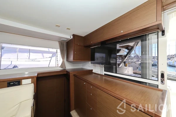 Lagoon 450 S - 4 + 2 cab. - Yacht Charter Sailica