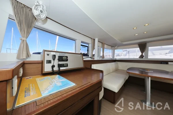 Lagoon 450 S - 4 + 2 cab. - Yacht Charter Sailica