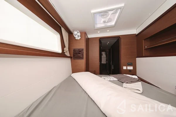 Lagoon 450 S - 4 + 2 cab. - Yacht Charter Sailica