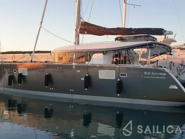 Lagoon 450 - Yacht Charter Sailica