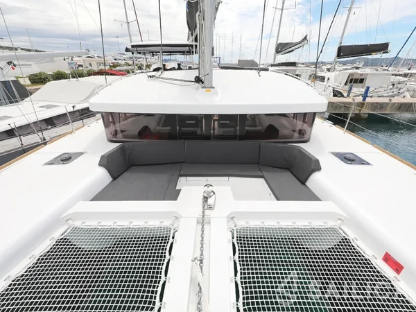 Lagoon 450 - Yacht Charter Sailica