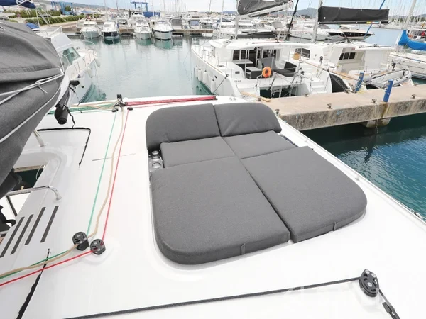 Lagoon 450 - Yacht Charter Sailica