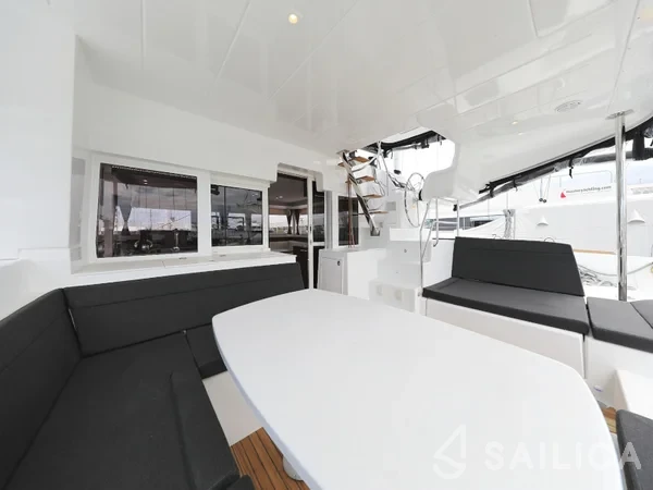 Lagoon 450 - Yacht Charter Sailica