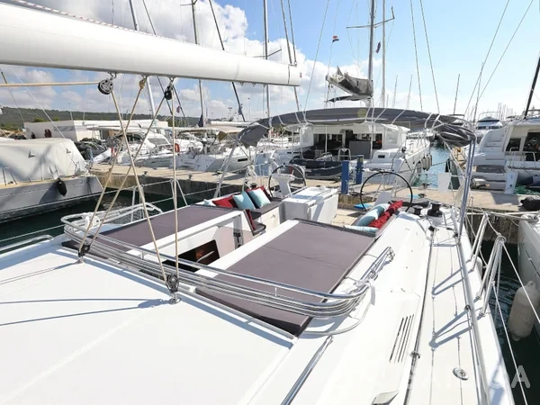 Oceanis 51.1 - Yacht Charter Sailica