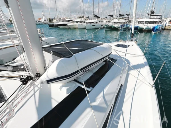 Oceanis 51.1 - Yacht Charter Sailica