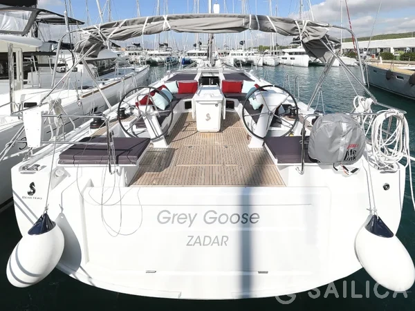 Oceanis 51.1 - Yacht Charter Sailica