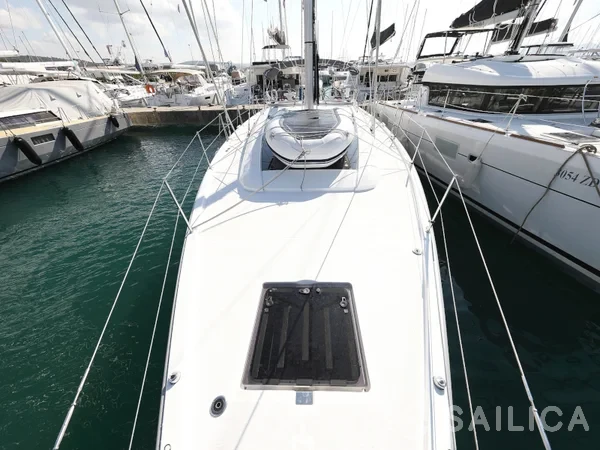 Oceanis 51.1 - Yacht Charter Sailica