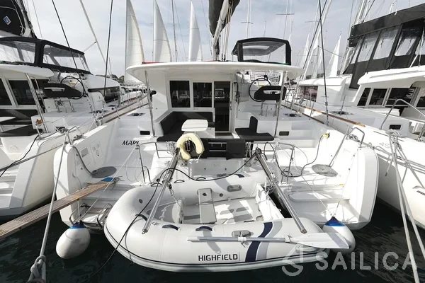 Lagoon 40 - Yacht Charter Sailica