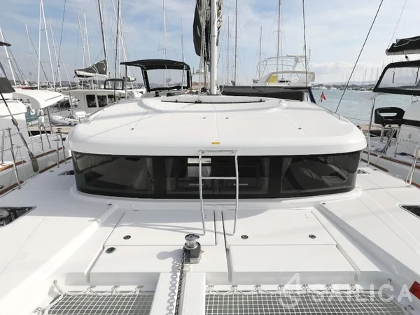Lagoon 40 - Yacht Charter Sailica