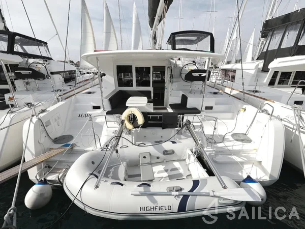 Lagoon 40 - Yacht Charter Sailica
