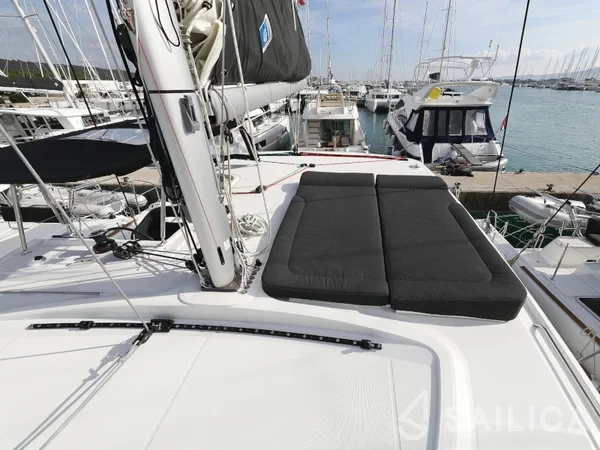 Lagoon 40 - Yacht Charter Sailica