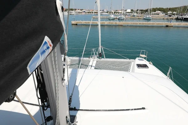Lagoon 42 - Yacht Charter Sailica