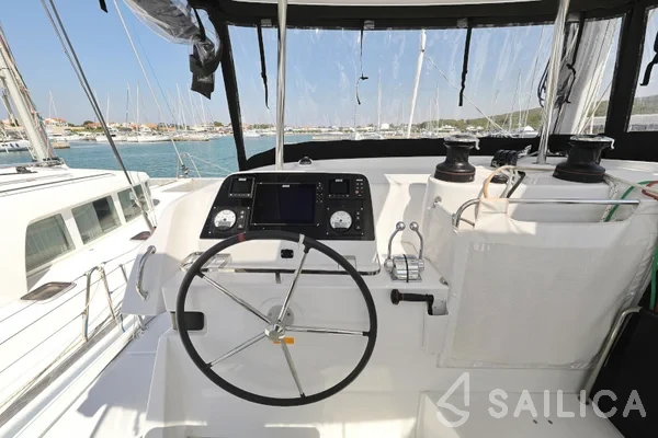 Lagoon 42 - Yacht Charter Sailica