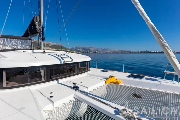 Lagoon 40 - Yacht Charter Sailica
