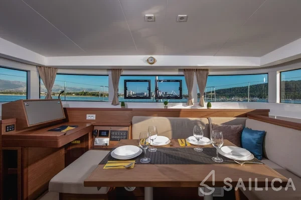 Lagoon 40 - Yacht Charter Sailica