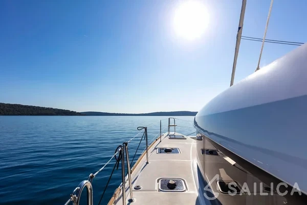 Lagoon 40 - Yacht Charter Sailica