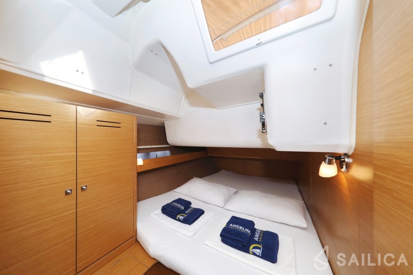 Dufour 460 GL - Yacht Charter Sailica