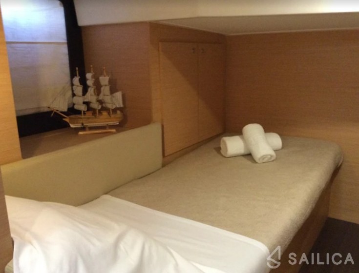Monte Carlo 37 Hard Top - Yacht Charter Sailica