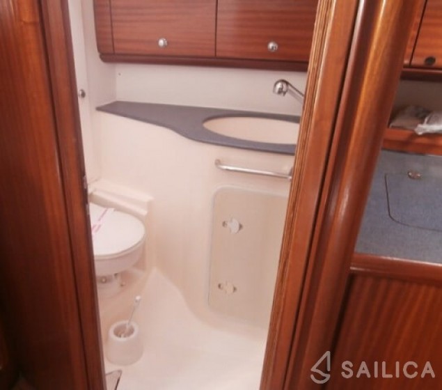 Bavaria 44 - Yacht Charter Sailica