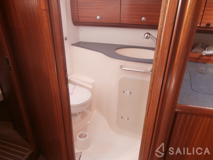 Bavaria 44 - Yacht Charter Sailica