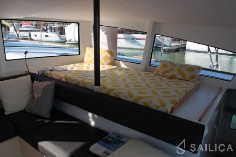 Eos 54 - Yacht Charter Sailica