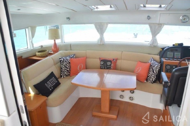 Lagoon Power 43 - Yacht Charter Sailica