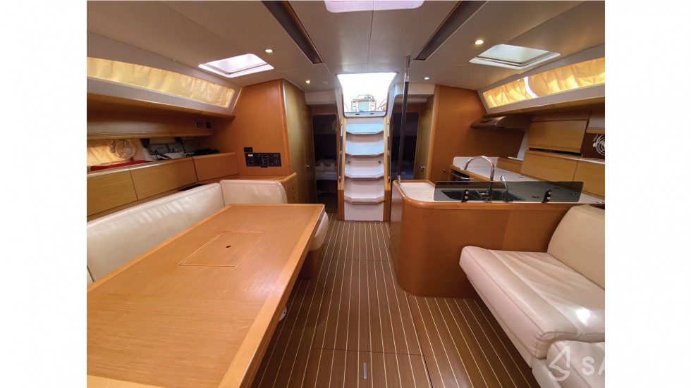 Jeanneau 53 - Yacht Charter Sailica