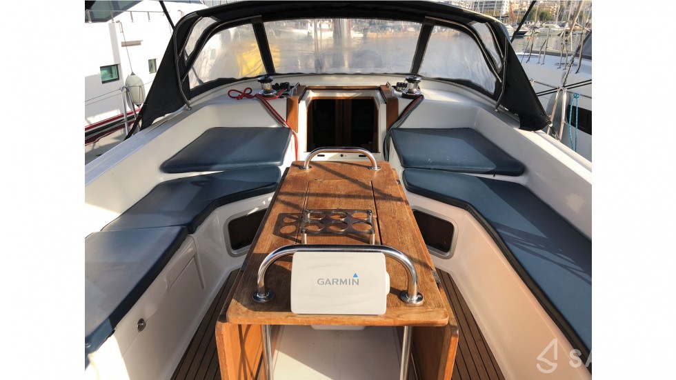 Jeanneau 53 - Yacht Charter Sailica