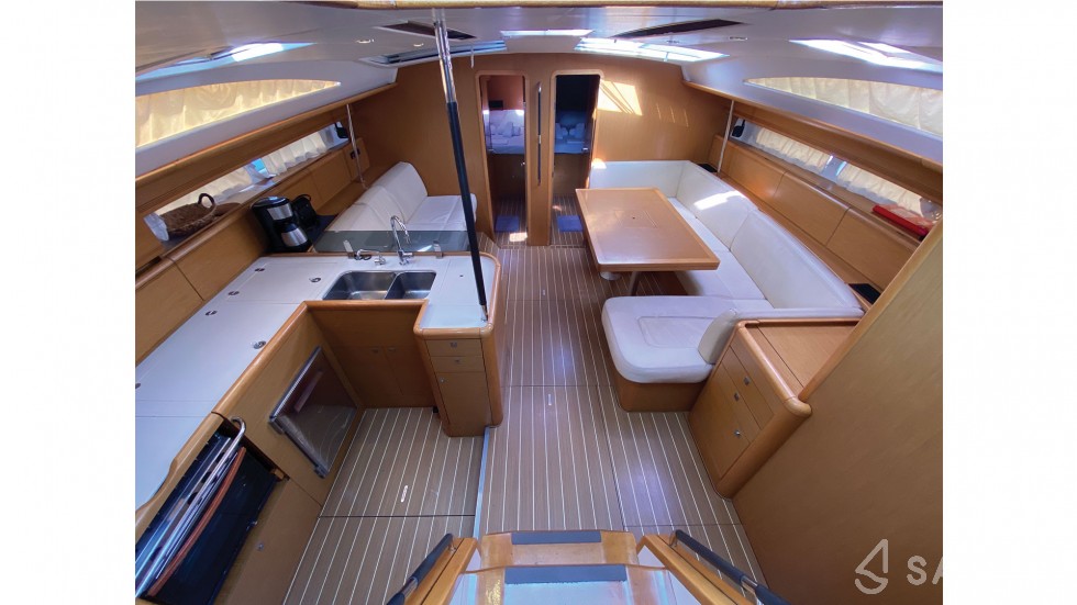 Jeanneau 53 - Yacht Charter Sailica