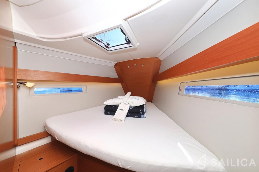 Dufour 412 GL - Yacht Charter Sailica