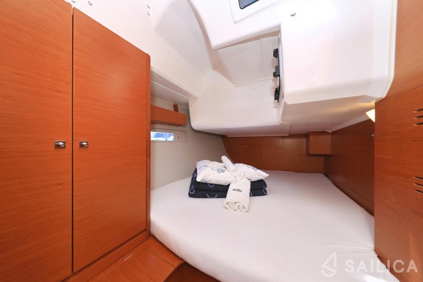 Dufour 412 GL - Yacht Charter Sailica