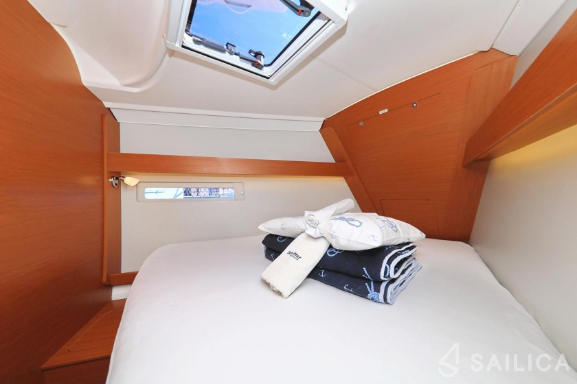 Dufour 412 GL - Yacht Charter Sailica
