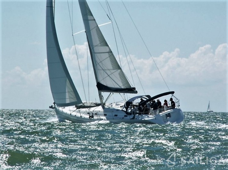 Harmony 52 - Yacht Charter Sailica
