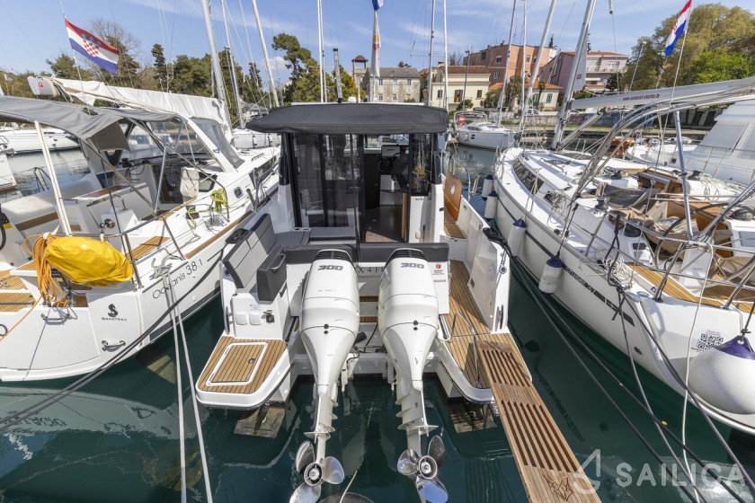 Merry Fisher 1095 - Yacht Charter Sailica