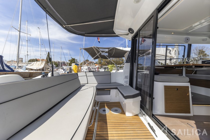 Merry Fisher 1095 - Yacht Charter Sailica