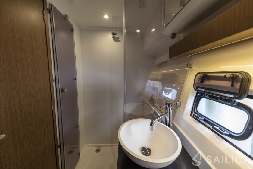 Merry Fisher 1095 - Yacht Charter Sailica
